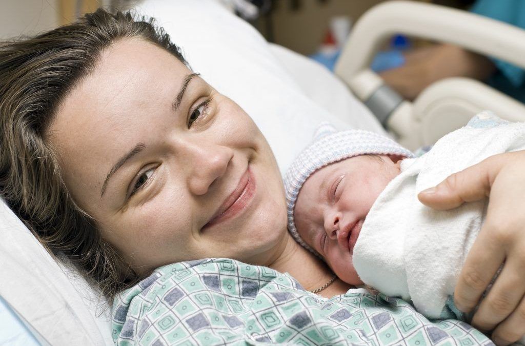 Guía legal de maternidad y crianza con Agustina Rico
